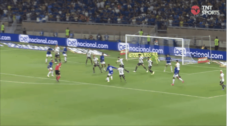 使对手夹击 使对手夹击